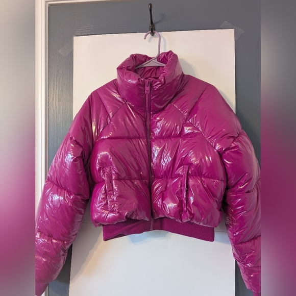 GARAGE NWT Cropped Fuschia Zippered Puffer Jacket Women's‎ Size P/Small - Picture 1 of 7